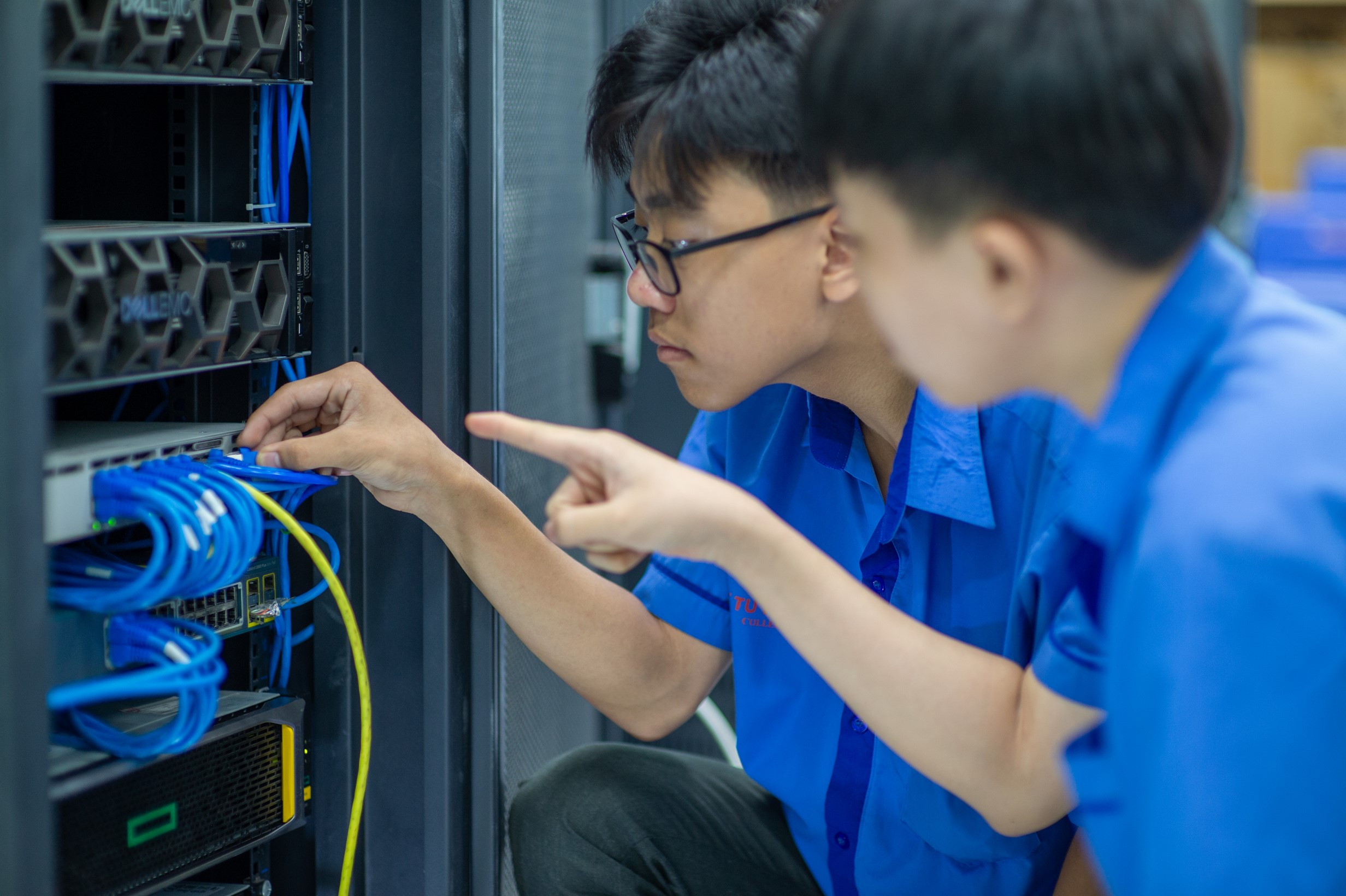 🔒 Phòng Lab Mạng – “Trái tim” đào tạo Kỹ sư Mạng và An ninh mạng tại Khoa CNTT