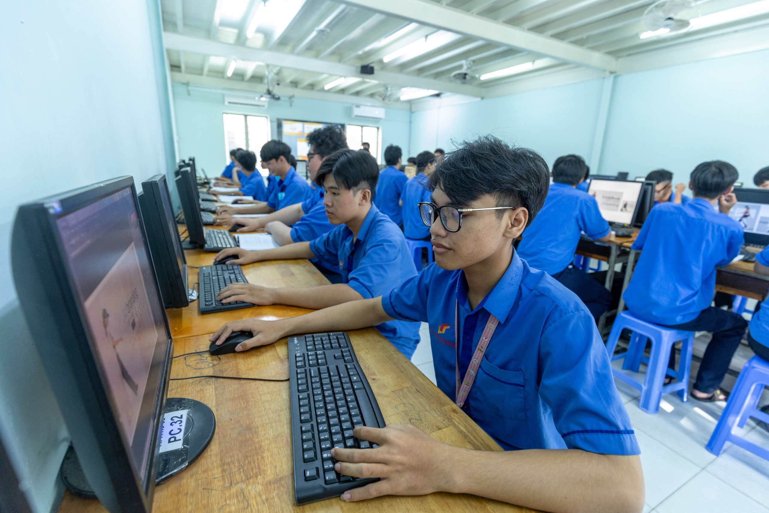 🧑‍💻 Giờ học thực hành của sinh viên Khoa Công nghệ thông tin
