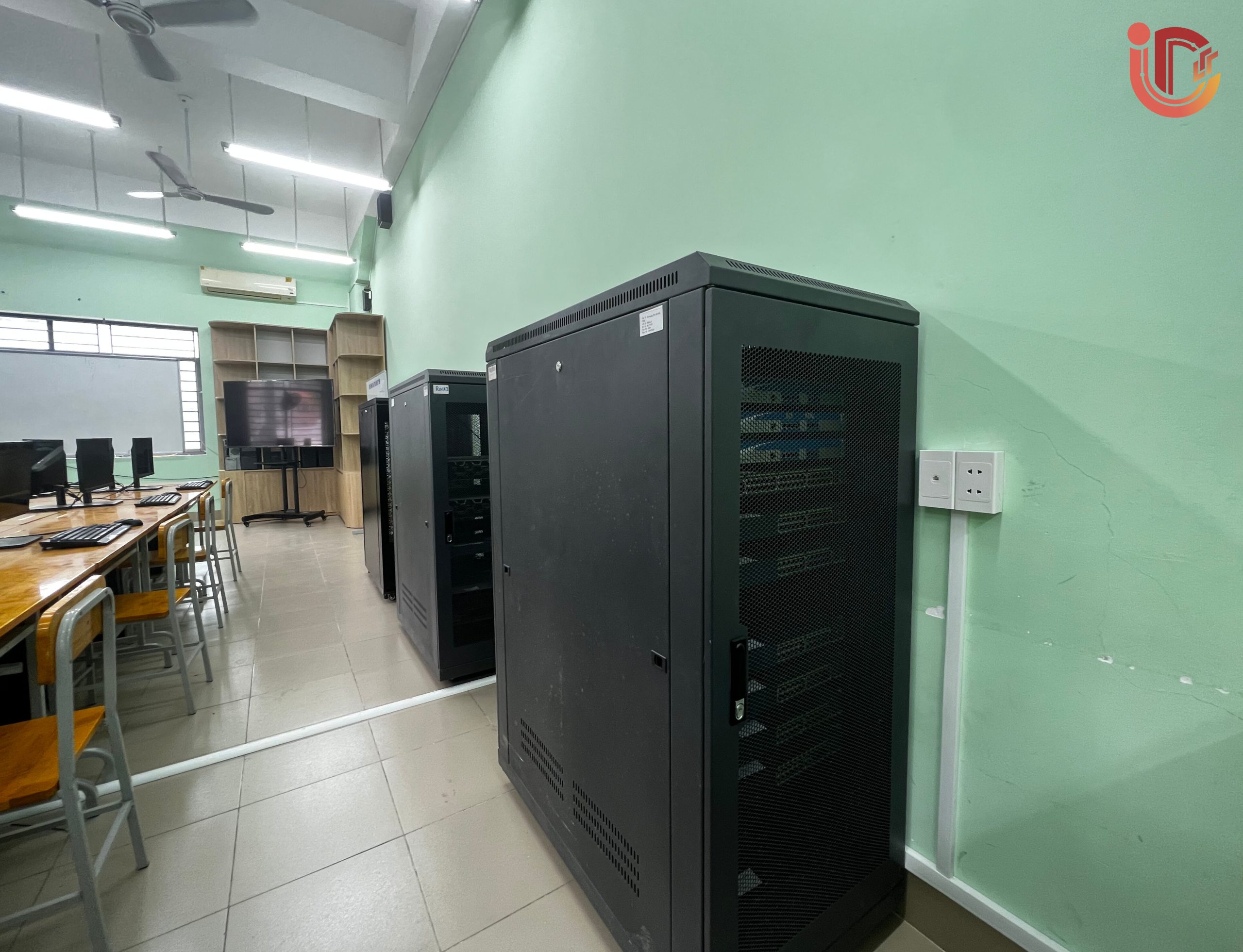 CƠ SỞ VẬT CHẤT HIỆN ĐẠI – MÔI TRƯỜNG HỌC TẬP LÝ TƯỞNG