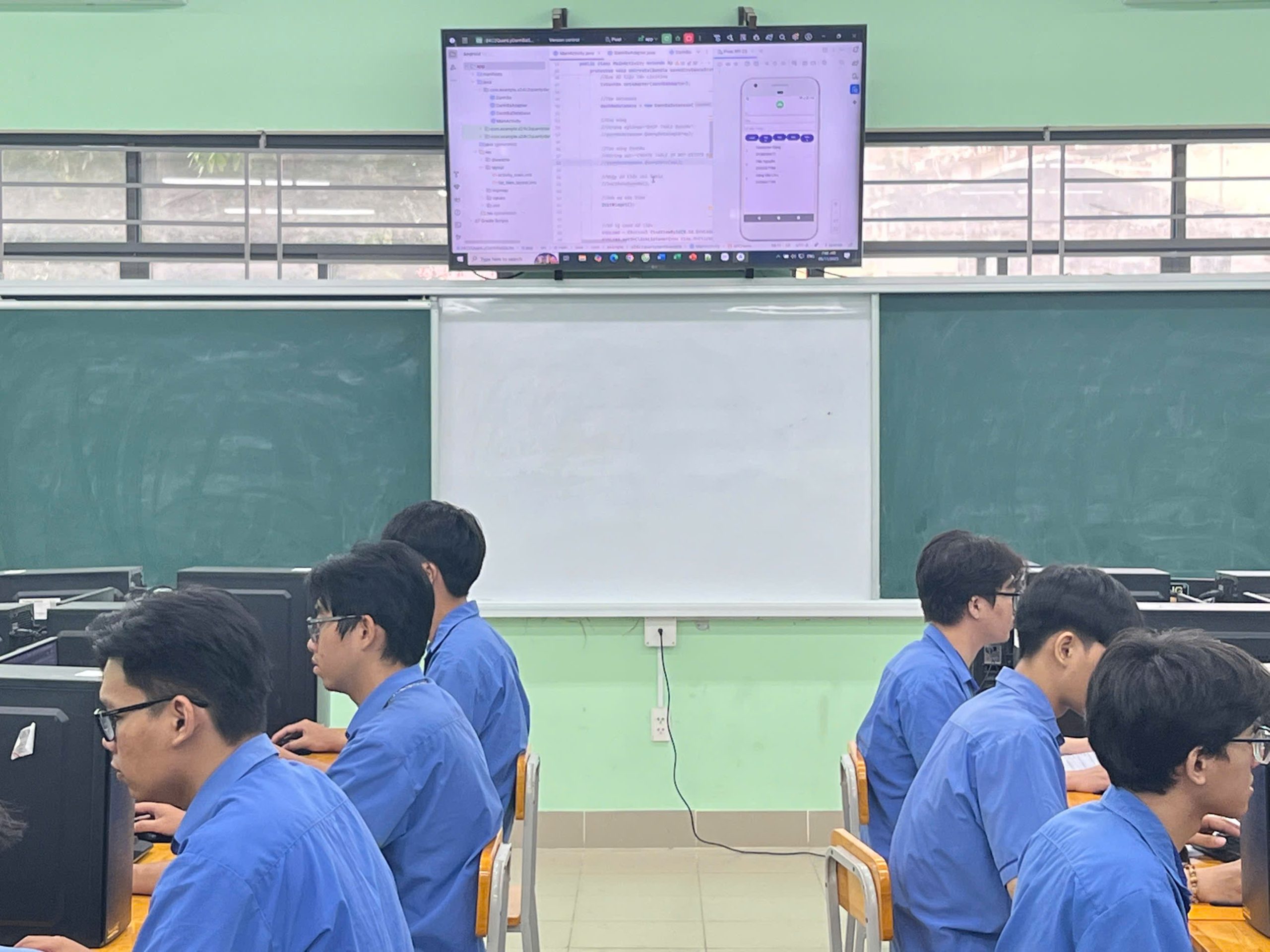 **GIỚI THIỆU NGÀNH LẬP TRÌNH MOBILE