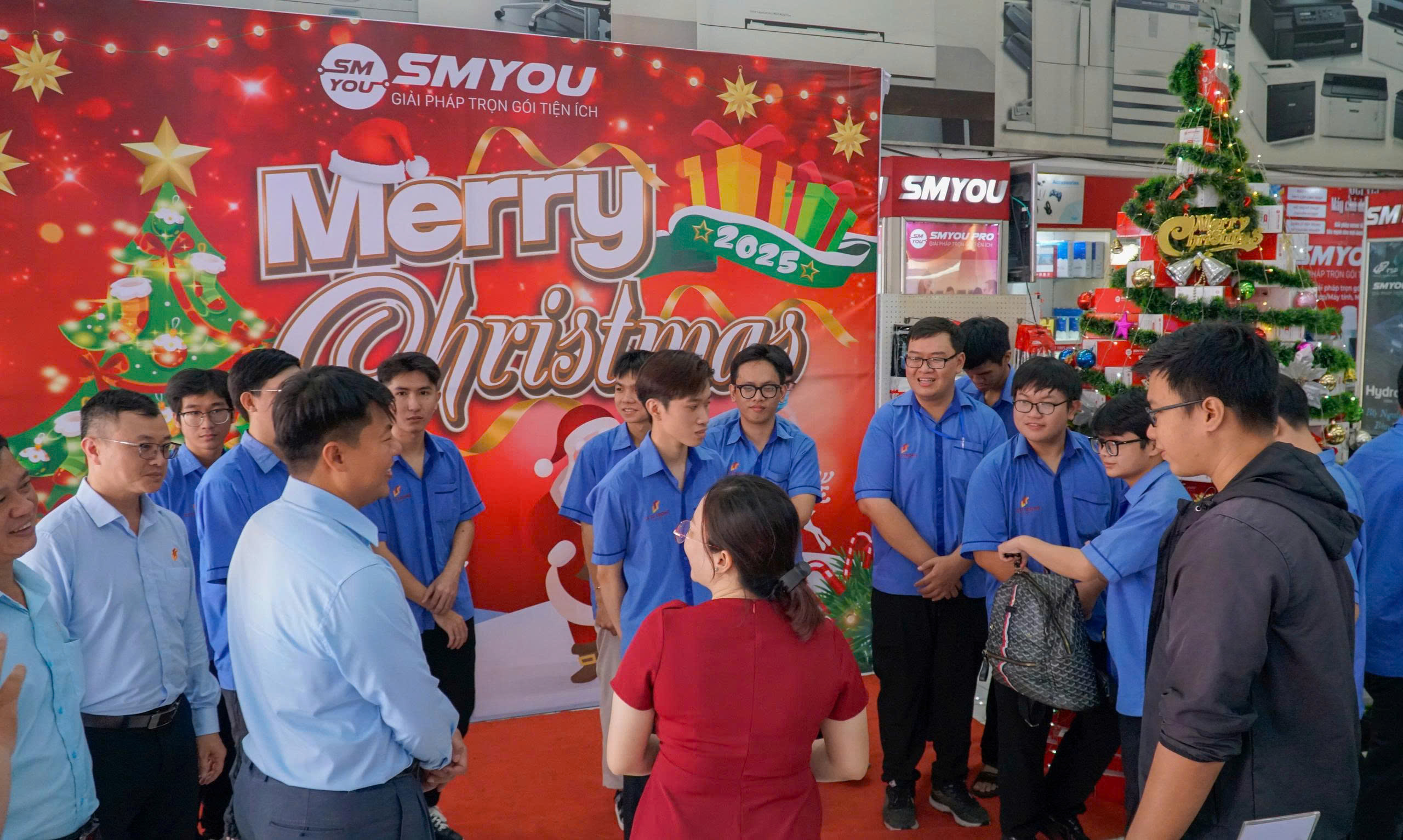 KHOA CÔNG NGHỆ THÔNG TIN TỔ CHỨC KIẾN TẬP CHO SINH VIÊN LỚP CN KỸ THUẬT PHẦN CỨNG MÁY TÍNH KHÓA  23C1 TẠI CÔNG TY SMYOU – BƯỚC ĐÀ QUAN TRỌNG TRƯỚC KHI THỰC TẬP DOANH NGHIỆP